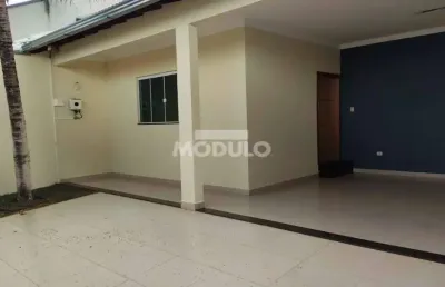 Casa residencial para locação, bairro alto umuarama com 3 quartos