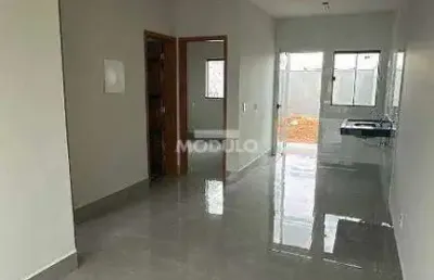 Casa residencial à venda, 2 quartos, 2 vagas, residencial fruta do conde - uberlândia/mg