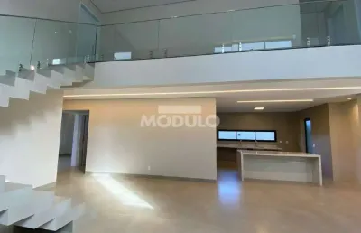 Casa residencial em condomínio no bairro gavea sul com 4 suítes