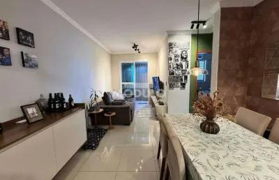 Apartamento à venda no bairro santa mônica, 2 quartos, suite, sacada
