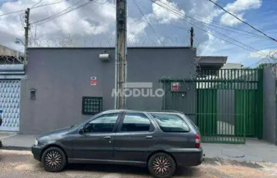 Barracão / Galpão / Depósito para alugar na Rua Da Conquista, --, Martins, Uberlândia