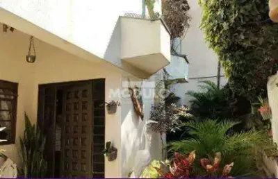 Casa com 5 quartos para alugar na Rua Olegário Maciel, --, Centro, Uberlândia