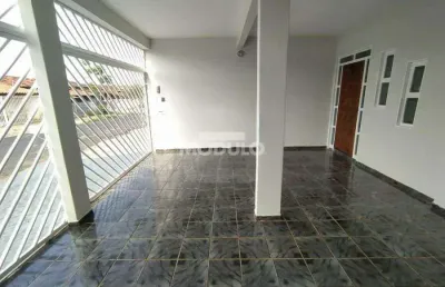 Sobrado à venda, 4 quartos, 2 suítes, 2 vagas, cidade jardim - uberlândia/mg