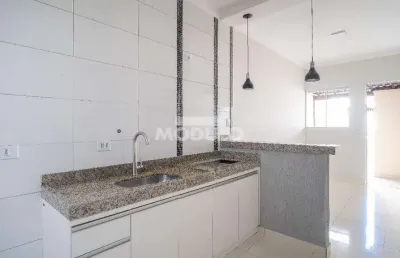 Casa residencial à venda, 2 quartos, 2 vagas, novo mundo - uberlândia/mg