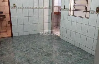 Casa residencial à venda, 2 quartos, 2 vagas, presidente roosevelt - uberlândia/mg