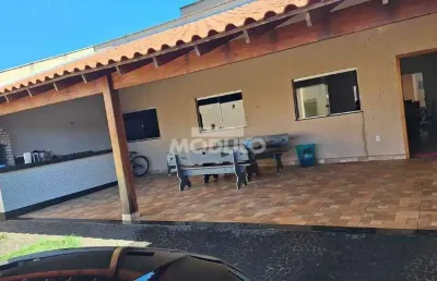 Casa residencial à venda, 3 quartos, 1 suíte, 4 vagas, jardim ipanema - uberlândia/mg