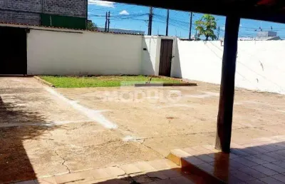 Casa residencial à venda, 3 quartos, 6 vagas, marta helena - uberlândia/mg
