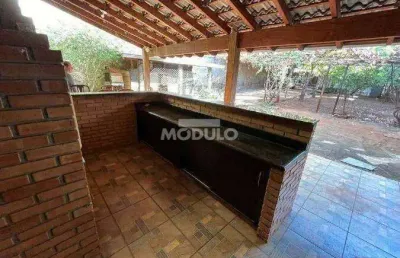 Casa comercial para alugar na Rua Lirios Azuis, --, Cidade Jardim, Uberlândia