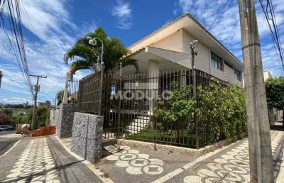 Casa comercial para alugar na Rua Vicente Guimarães Matos, --, Tabajaras, Uberlândia