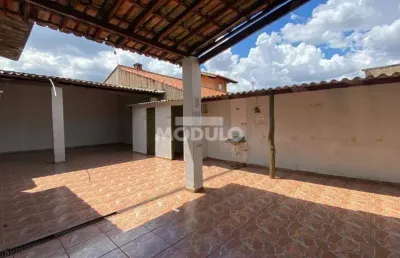 Casa comercial à venda na Rua Beijosbrancos, --, Cidade Jardim, Uberlândia