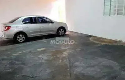 Casa comercial à venda na Rua Marselha, --, Laranjeiras, Uberlândia
