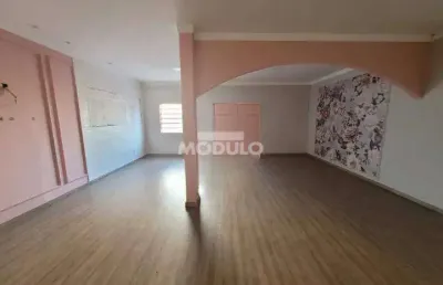 Casa comercial para alugar na Avenida Cesário Alvim, --, Centro, Uberlândia