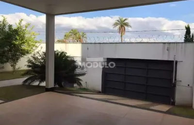 Casa para locação, bairro cidade jardim com 3 quartos