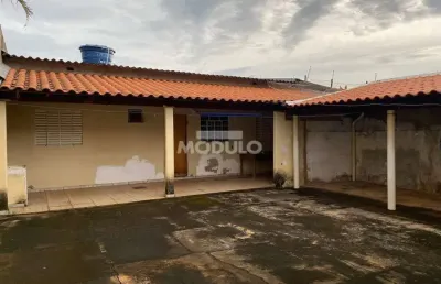 Casa residencial à venda, 3 quartos, 3 vagas, segismundo pereira - uberlândia/mg