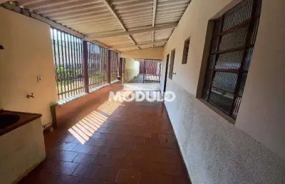 Casa residencial à venda, 2 quartos, 1 vaga, marta helena - uberlândia/mg