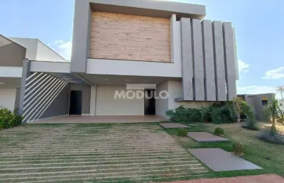 Casa em condomínio fechado para locação no granja marileusa
