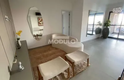Apartamento com 3 quartos para alugar na Alameda Pastor Pompeo Zanatta, --, Jardim Sul, Uberlândia