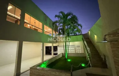 Casa residencial à venda, 4 quartos, 2 suítes, 2 vagas, planalto - uberlândia/mg