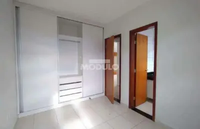 Apartamento com 2 quartos para alugar na Rua José Rodrigues Queiroz Filho, --, Santa Mônica, Uberlândia