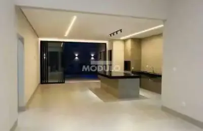 Casa residencial à venda, 3 quartos, 3 suítes, 2 vagas, praça alto umuarama - uberlândia/mg