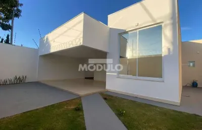 Casa com 2 quartos para alugar na Rua Baltazar Gonçalves, --, Novo Mundo, Uberlândia
