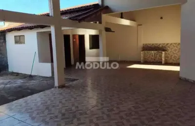 Casa para locação, bairro nossa senhora aparecida com 5 quartos