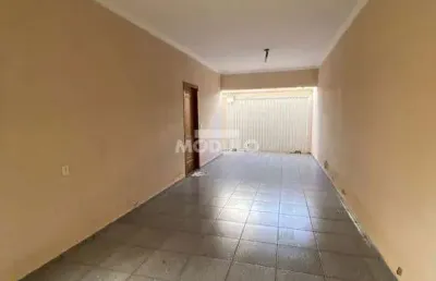 Casa residencial à venda, 3 quartos, 1 suíte, 2 vagas, santa mônica - uberlândia/mg