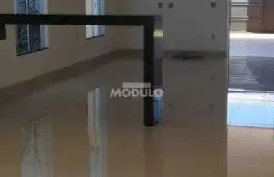Casa residencial à venda, 3 quartos, 1 suíte, 4 vagas, laranjeiras - uberlândia/mg