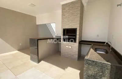 Casa com 3 quartos para alugar na Alameda Grão Mestre, --, Jardim Inconfidência, Uberlândia