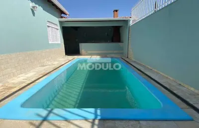 Casa residencial à venda, 3 quartos, 1 suíte, 3 vagas, santa mônica - uberlândia/mg