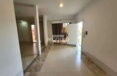 Apartamento com 3 quartos para alugar na Avenida José Fonseca e Silva, --, Jardim Europa, Uberlândia