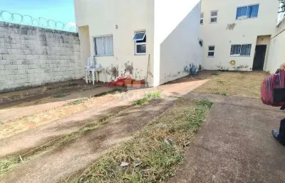 Casa com 2 quartos para alugar na Rua Egna Aparecida Calura Pinto, --, Jardim Holanda, Uberlândia
