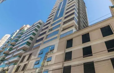 Apartamento com 3 quartos à venda na Rua 302, 68, Meia Praia, Itapema