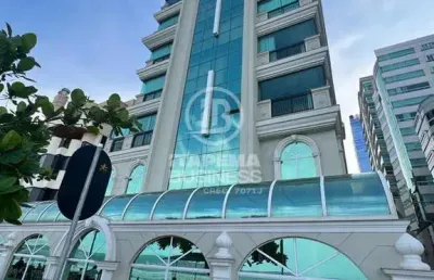 Apartamento com 4 quartos à venda na Rua 241, 35, Meia Praia, Itapema