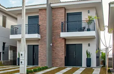 Casa nova sobrado pronta no medeiros, condomínio kaza alamedas com 2 suítes, quintal, lavabo e 2 vagas de garagem.