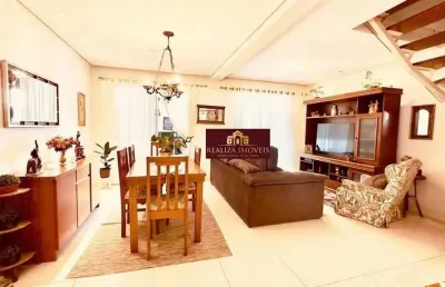 Casa sobrado no condomínio vintage com 89mts, corredor lateral, área gourmet e sem vizinho de fundos.
