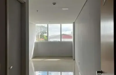 Casa comercial à venda na Avenida Marechal Castelo Branco, Porenquanto, Teresina