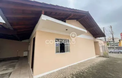 Casa com 3 quartos para alugar no Garcia, Blumenau 