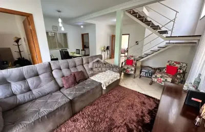 Casa à venda com 3 dormitórios no condomínio jatobá em tremembé/sp.