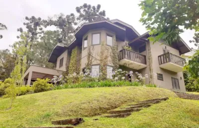 Casa em condomínio fechado com 4 quartos à venda na Vila Capivari, Campos do Jordão 