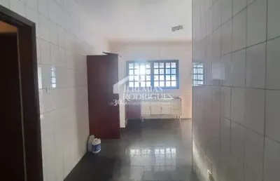 Casa para locação com 3 dormitórios no bairro vila são geraldo em taubaté/sp