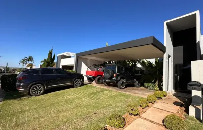 Casa em condomínio fechado com 3 quartos à venda na Avenida Israel, 1163, Parque das Laranjeiras, Uberlândia