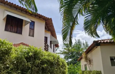 Casa triplex mobiliada com 5 quartos em condomínio fechado próximo à praia – praia do flamengo