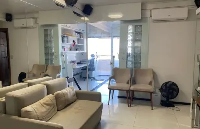 Apartamento reformado com vista mar na pituba – 2 quartos, porteira fechada, 57m²