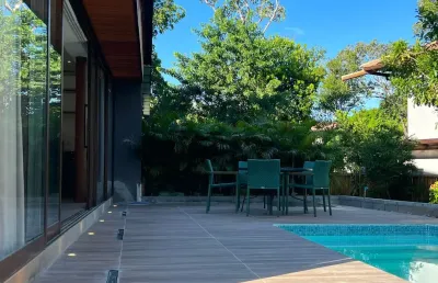 Casa em praia do forte no cond  alto da enseada com 4 quartos mobiliada
