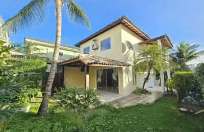 Casa a venda em buraquinho com 3 quartos no condomínio portão do sol