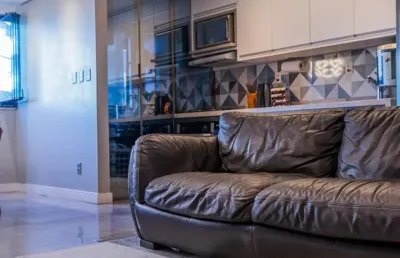 Apartamento a venda em alphaville com 2 quartos reformado no alphaclass