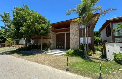 Casa a venda em praia do forte com 5 suites reformado mobiliado no praia bella