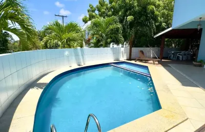 Casa a venda em lauro de freitas com 5 quartos piscina área gourmet no vilas do bosque