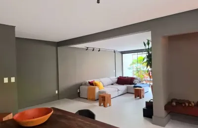 Apartamento a venda na barra com 3 quartos reformado mobiliado